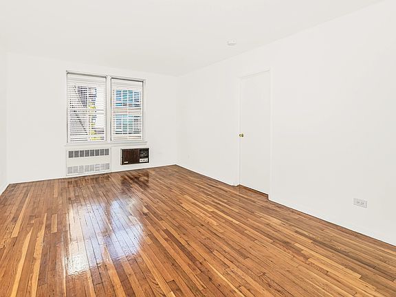 4th image of 3512 Oxford Ave APT 2G