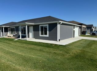 2104 E 37th St, Kearney, NE 68847