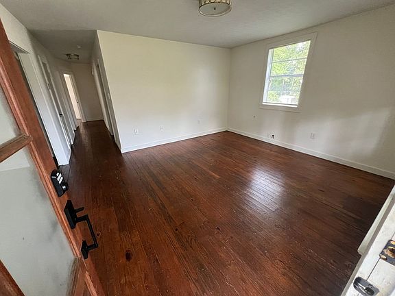 3rd image of 1114 Mimosa St