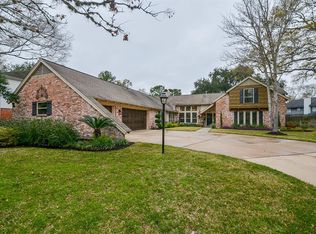839 Chevy Chase Cir, Sugar Land, TX 77478