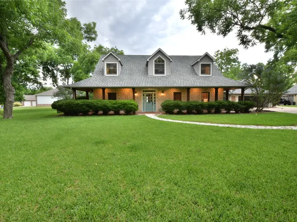 6405 Secretariat Ct, Granbury, TX 76049