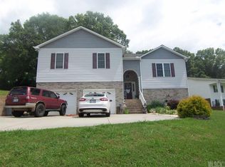 2135 Olde Farm Rd, Hudson, NC 28638