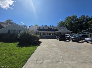24750 S Woodland Rd, Beachwood, OH 44122