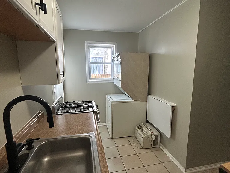 402 Lyceum Ave #A — Photo 13