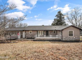 2010 Martha Berry Dr, Knoxville, TN 37918