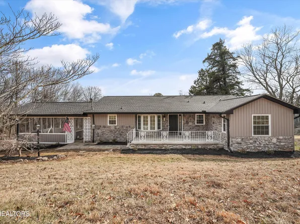 2010 Martha Berry Dr, Knoxville, TN 37918