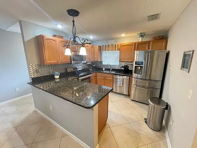 2305 Judson St — Photo 2