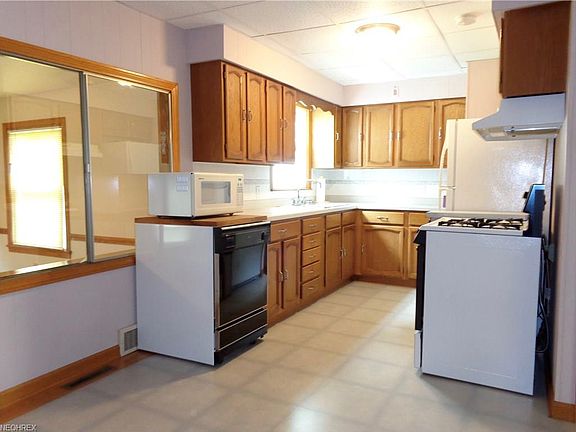 4th image of 238 Parkgate Ave