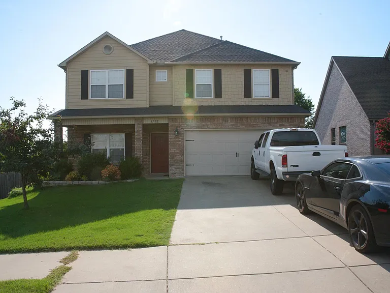3712 Glenwood Springs St — Photo 2
