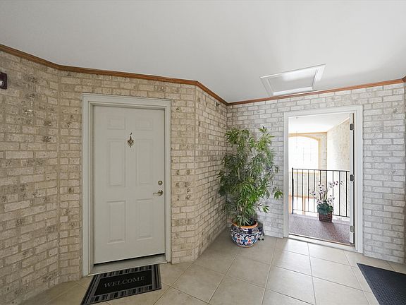 5th image of 8000 W 84th Pl Unit 3SE