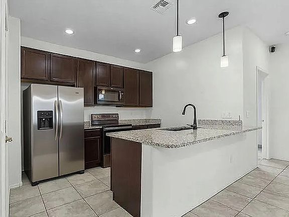 2nd image of 870 W Calle Tikal