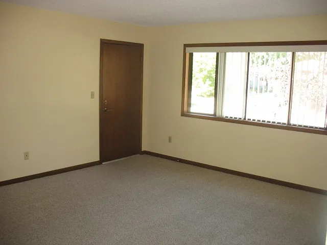210 Friendship St — Photo 7