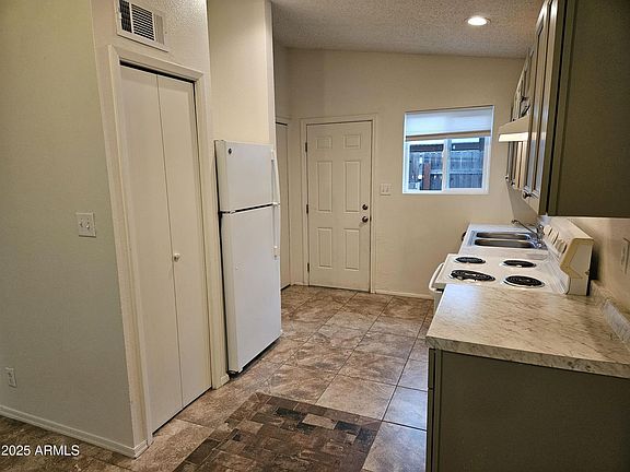 3rd image of 6245 E Glencove Cir APT 4
