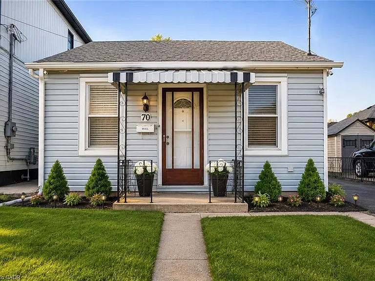 70 Poulette St — Photo 2