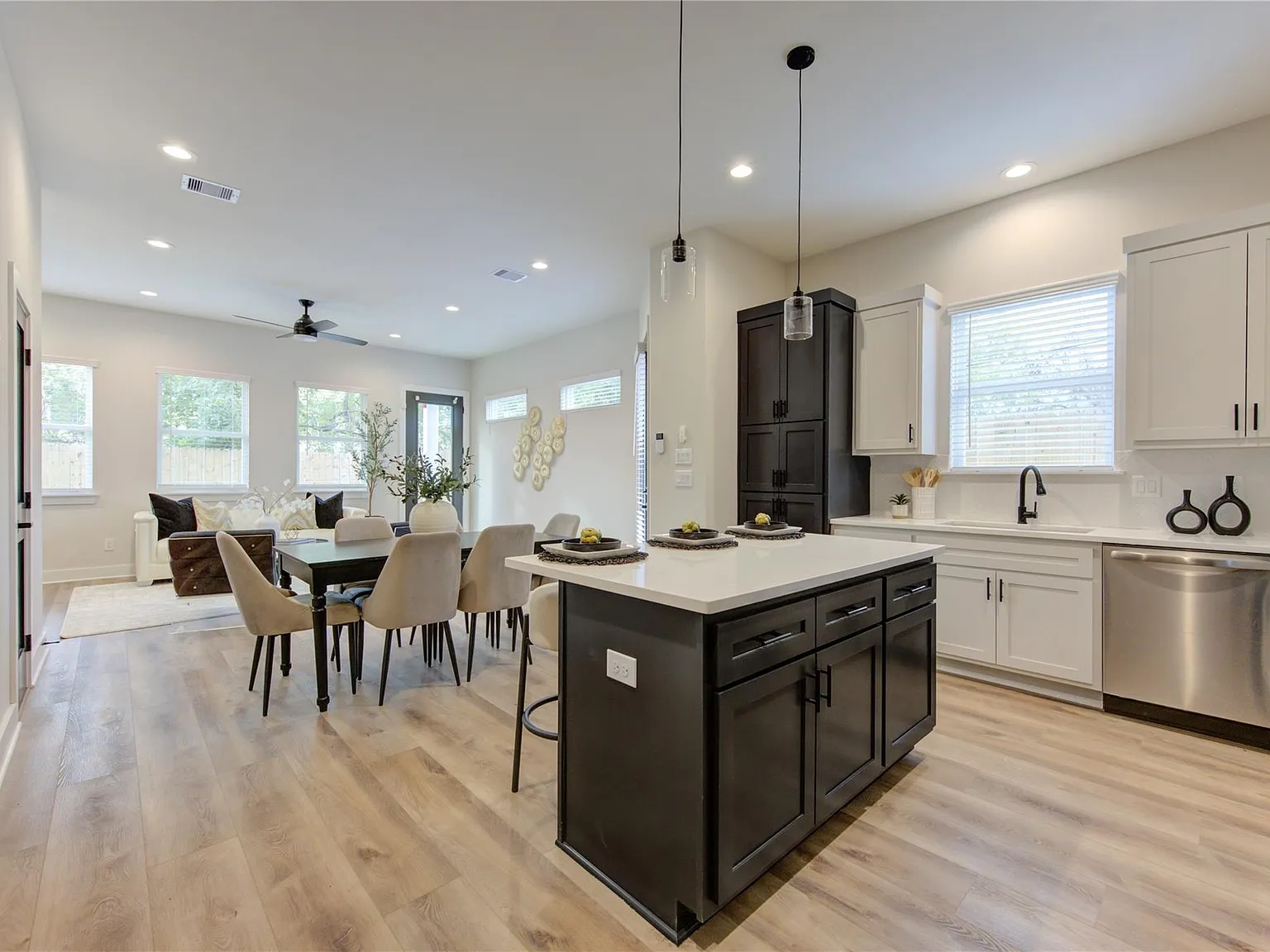3 bed, 2.5 bath, 1725 sqft, $2,495 — Photo 1