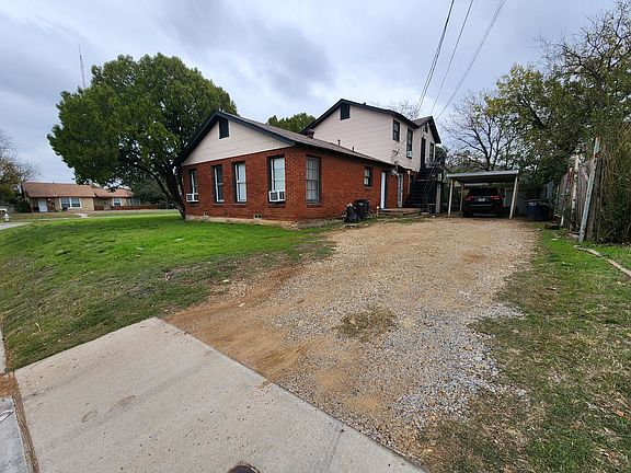 3rd image of 3700 Meadowbrook Dr