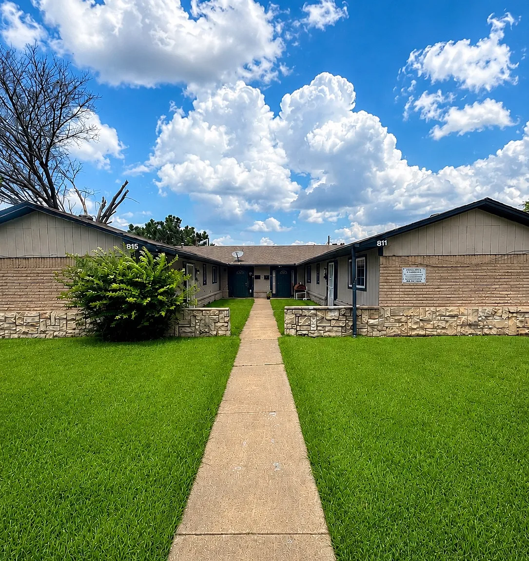 2 bed, 735 sqft, $1,450 — Photo 1