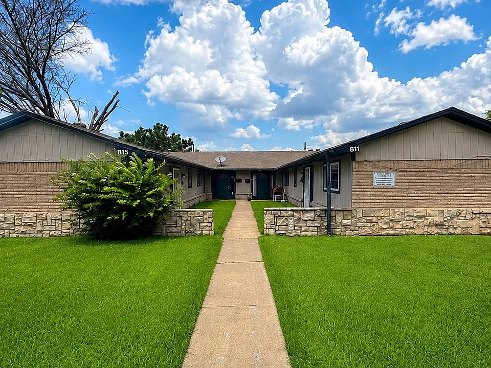 811 Redbird Dr #815