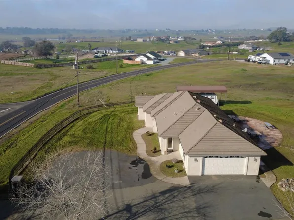 3255 Village Dr, Ione, CA 95640
