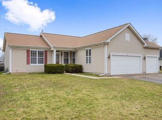 445 Willow Rd, Lakemoor, IL 60051