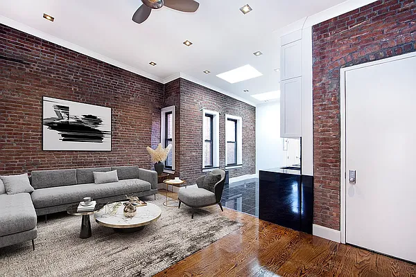 Rented by R New York | media 3