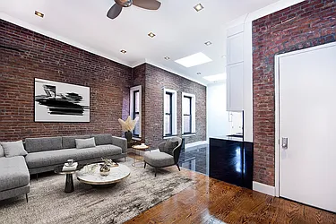 Rented by R New York