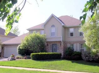 2125 University Dr, Naperville, IL 60565