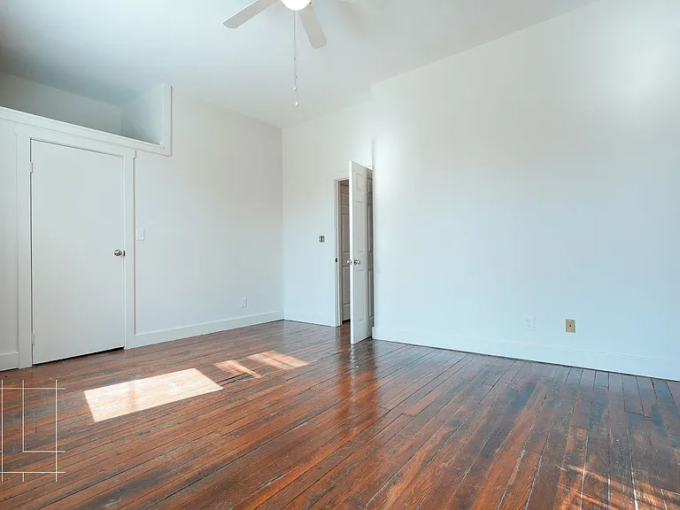 880 Hamlet St. — Photo 16