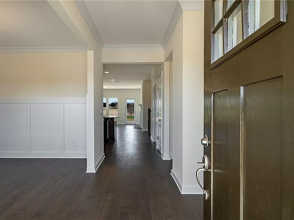 3rd image of 3216 Camden Ct