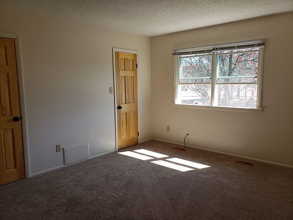 2nd image of 1452 Sierra Dr