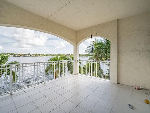 5th image of 6831 NW 113th Ct