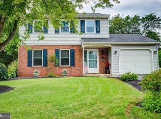 800 Evergreen St, Denver, PA 17517