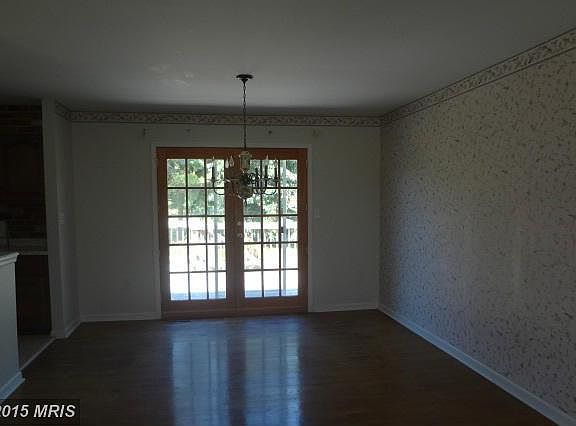 3rd image of 708 Burnside Dr