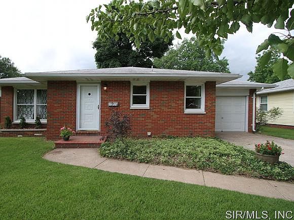 1st image of 908 Cedar Dr
