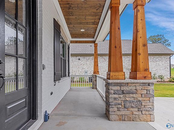 5th image of 207 Farmhouse Dr
