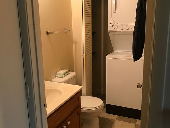 2nd image of 3250 Lupine Dr