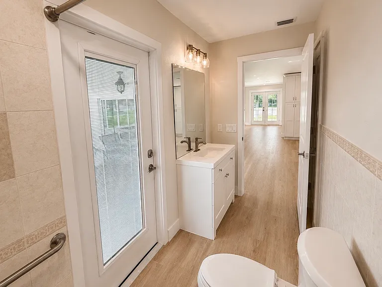 109 Seville Pl SW — Photo 19