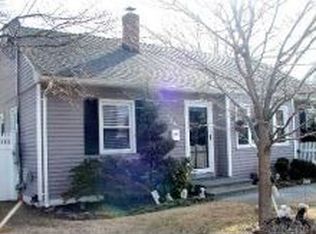 224 Brook St, Oakdale, NY 11769