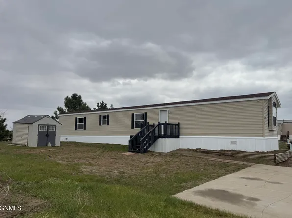 306 Hawk St, Bismarck, ND 58504