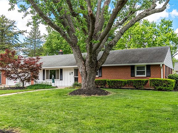 4th image of 443 Saddlewood Ave