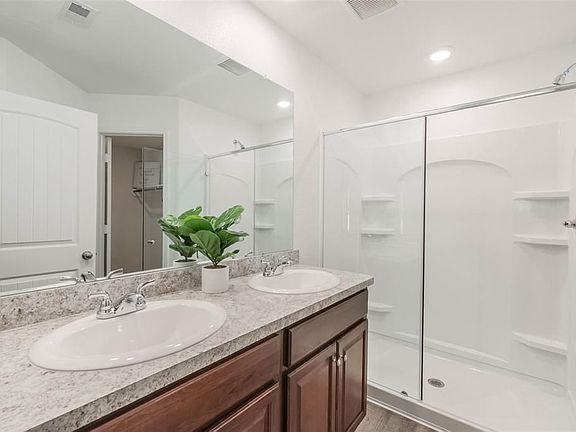5th image of 16727 Twisted Oak Dr