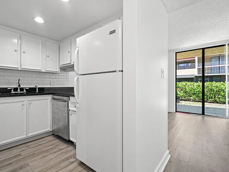 769 SE 1st Way — Photo 15