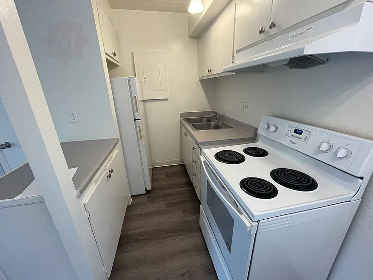 1020 Cacique St #2 — Photo 4