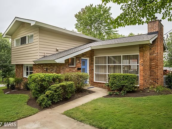 2nd image of 8 Gruenther Ct