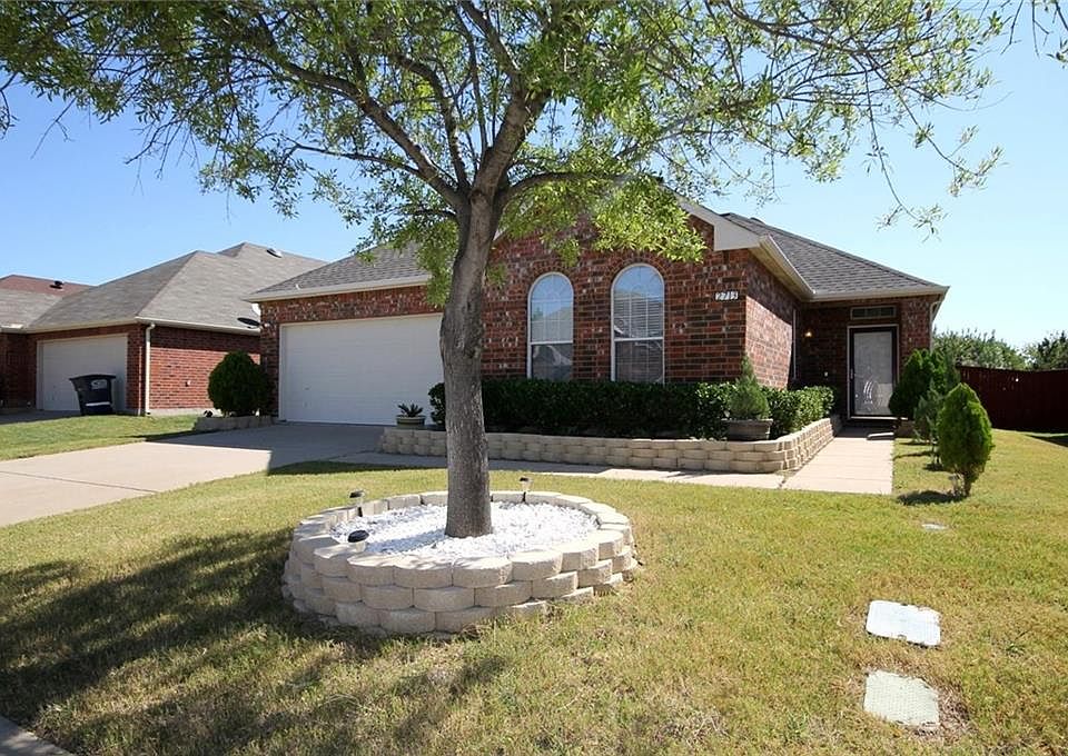 1st image of 2713 Elderberry Ln