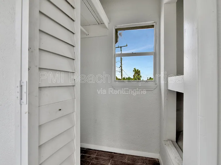 825 Truman St #4 — Photo 5