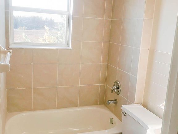 5th image of 38W035 Fabyan Pkwy #A