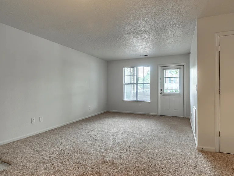 Crestview Apartments — Photo 26