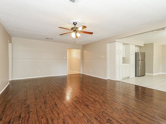 5th image of 502 Hildred Ave