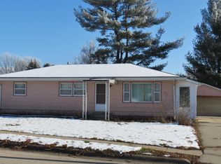 609 S 5th St, Maquoketa, IA 52060